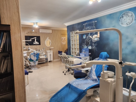 دکتر آناهیتا نادری