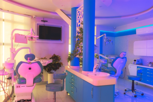 دکتر خشایار خلیل پور جراح دندانپزشک در مشهد