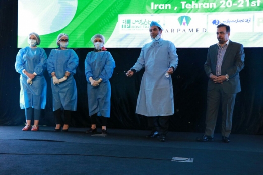 انجام جراحی زنده(Live Surgery)در سمپوزیوم ایمپلنت و پیوند استخوان