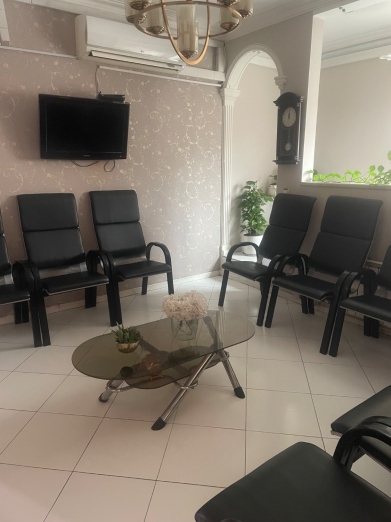دکتر المیرا بیک پور