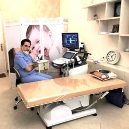 دکتر حسین غفاری 