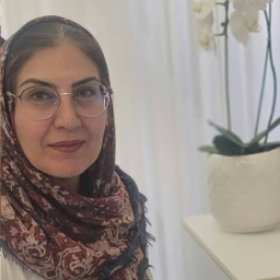 دکتر لیلا حسام زاده 