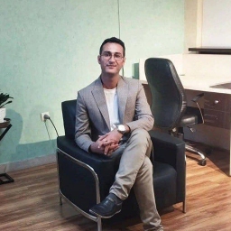 همایون افشین 