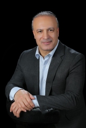 محسن آزادی 