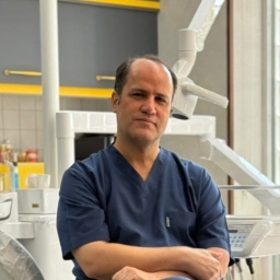 دکتر مهدی عباسی 