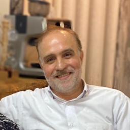 دکتر نصیر احمدی 
